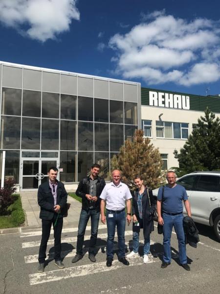 Представители девелоперских компаний ПАО «ИНГРАД» и «Сити-XXI век» посетили производство REHAU в Гжели