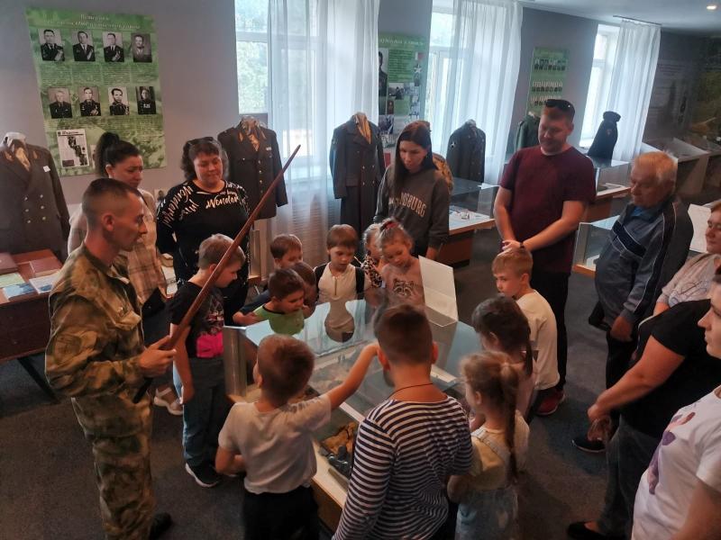 Зареченские росгвардейцы провели экскурсию для детей