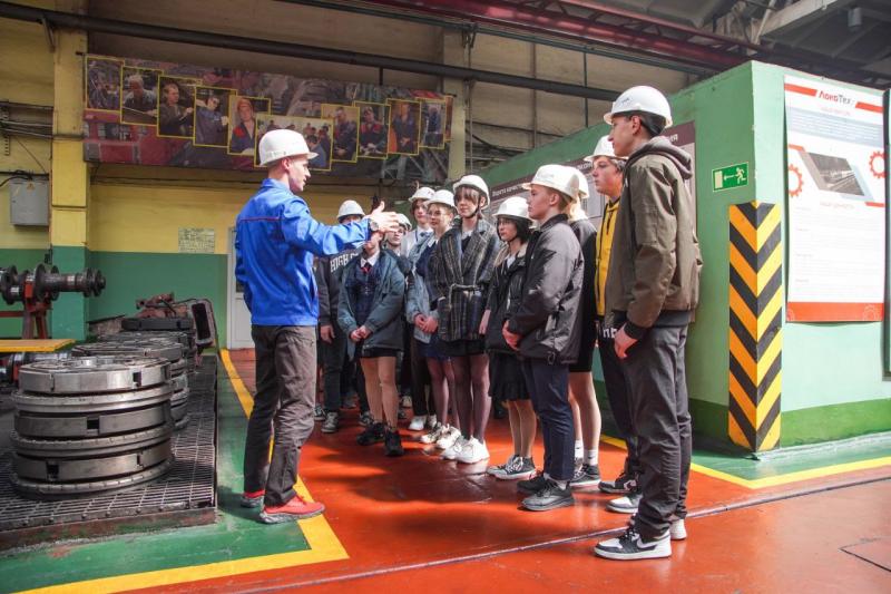 Почти 3000 студентов и школьников посетили заводы АО «Желдорреммаш»