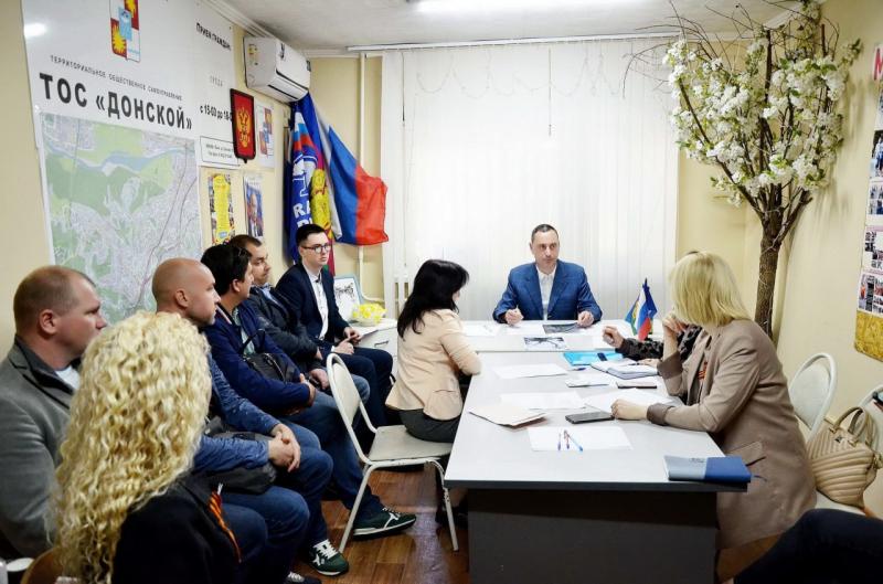 Депутат ЗСК Виктор Тепляков провёл приём граждан в микрорайоне Донской