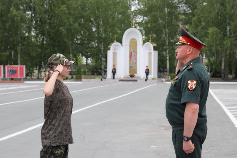 В Новосибирском военном институте Росгвардии состоялась военно-спортивная игра «Зарница» для детей