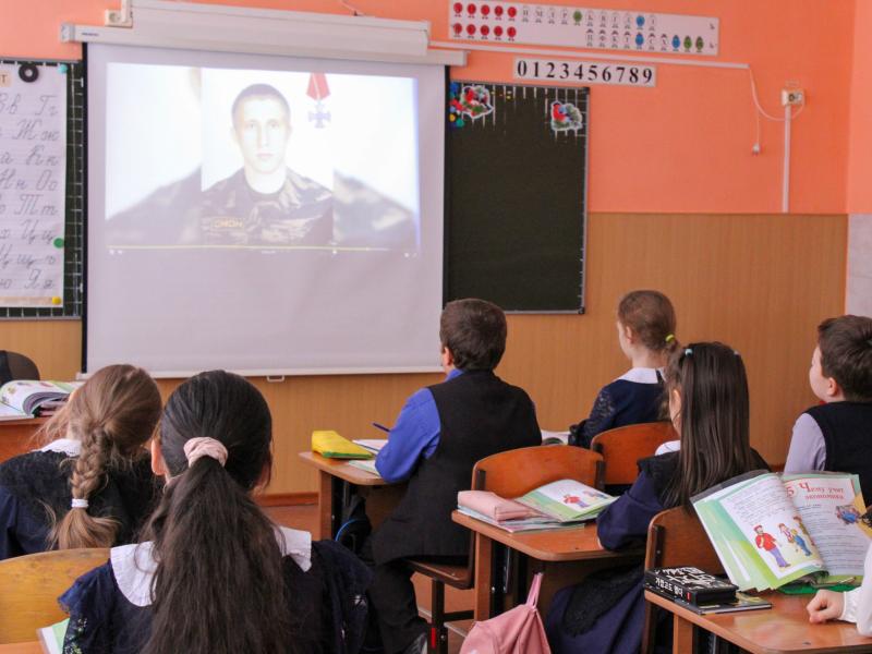 Кузбасской школе присвоили имя сотрудника ОМОН, погибшего при исполнении служебного долга