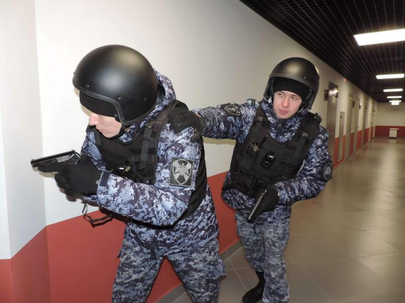 В Казани состоялся учебно-методический сбор с сотрудниками, ответственными за боевую и служебную подготовку в подразделениях вневедомственной охраны Росгвардии