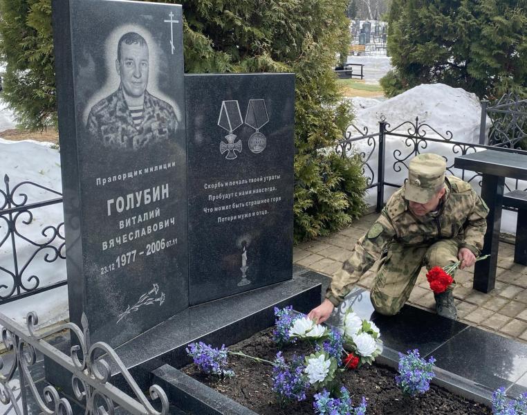 В Мордовии росгвардейцы почтили память павших сотрудников ОМОН