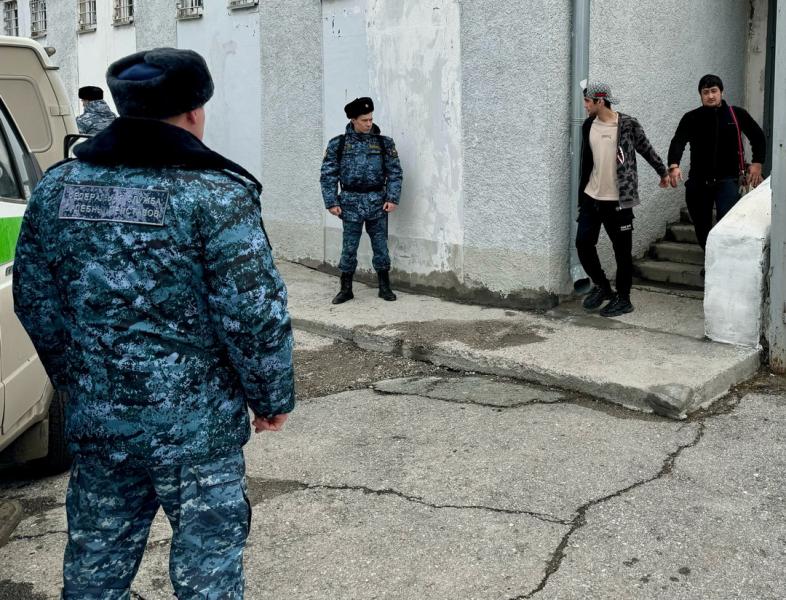 На прошлой неделе 65 мигрантов выдворили из Новосибирской области