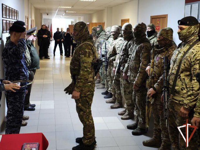 В Югре состоялось вручение государственных наград бойцам ОМОН «Стерх»