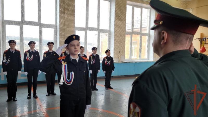 Росгвардия проводит работу по патриотическому воспитанию молодежи на Урале.