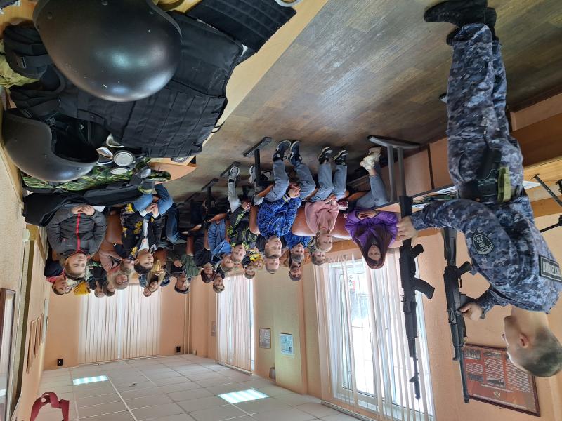 В Раменском сотрудники Росгвардии провели «День открытых дверей» для воспитанников детской секции по самбо