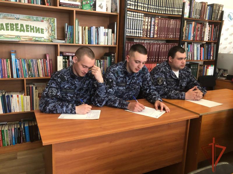 В Черепаново сотрудники вневедомственной охраны приняли участие в акции 