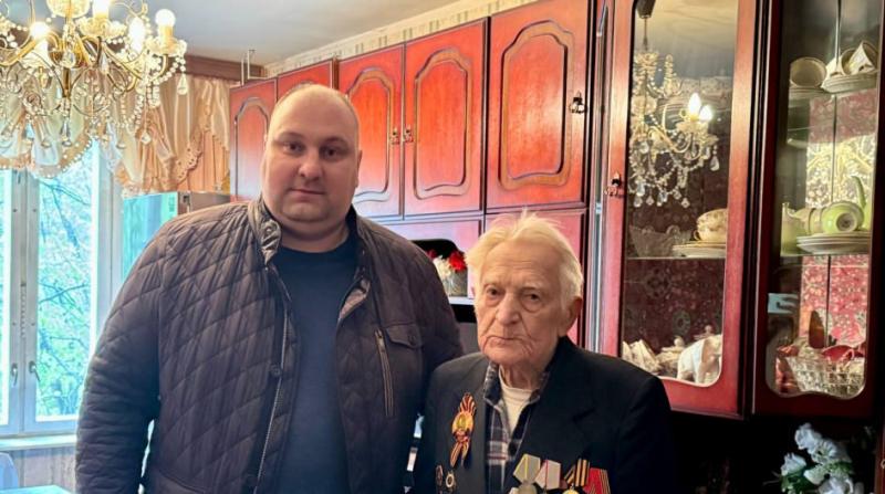 Кирилл Кудряшов поздравил 100 летнего Ветерана ВОВ с Днем Победы!