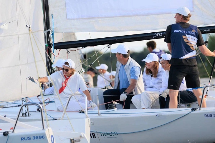 Волна добра на регате Radio Monte Carlo: «Русская Медиагруппа» становится информационным партнером Фонда «География Добра»