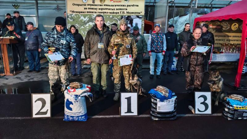 СОТРУДНИК РОСГВАРДИИ ИЗ ЧЕЧЕНСКОЙ РЕСПУБЛИКИ ПОКАЗАЛ ВЫСОКИЙ РЕЗУЛЬТАТ НА ПРЕСТИЖНЫХ СОРЕВНОВАНИЯХ КИНОЛОГОВ