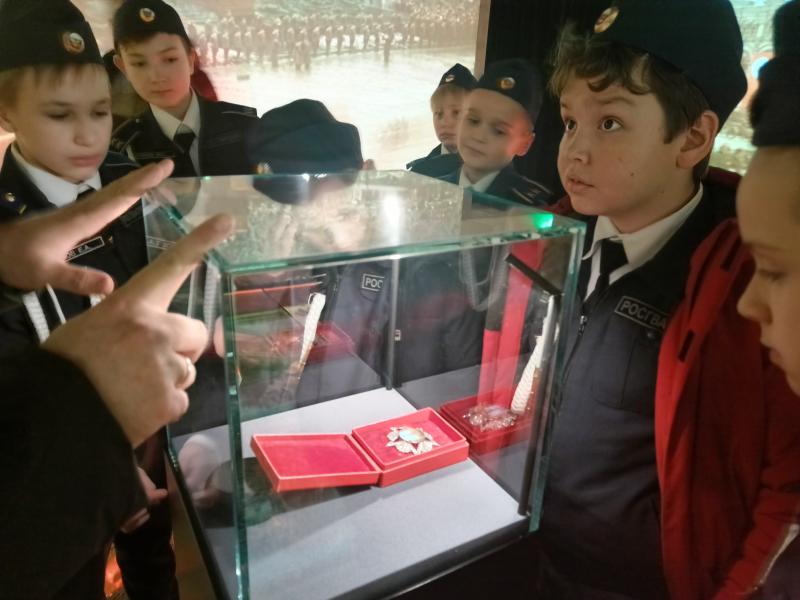 ПОДОЛЬСКИЕ КАДЕТЫ ПРОШЛИ ПО ДОРОГЕ ПАМЯТИ