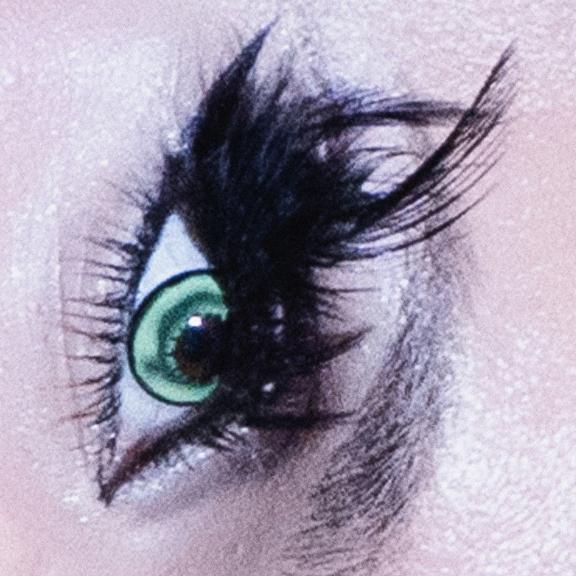 Певица Эвер представляет свой новый сингл «Кукла» – песню о преодолении страха одиночества и обретении себя.