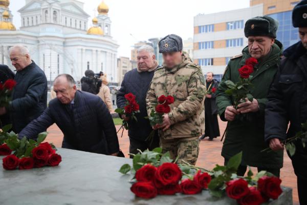 В Мордовии врио заместителя начальника территориального управления Росгвардии принял участие в мемориальном мероприятии, посвященном Дню героев Отечества
